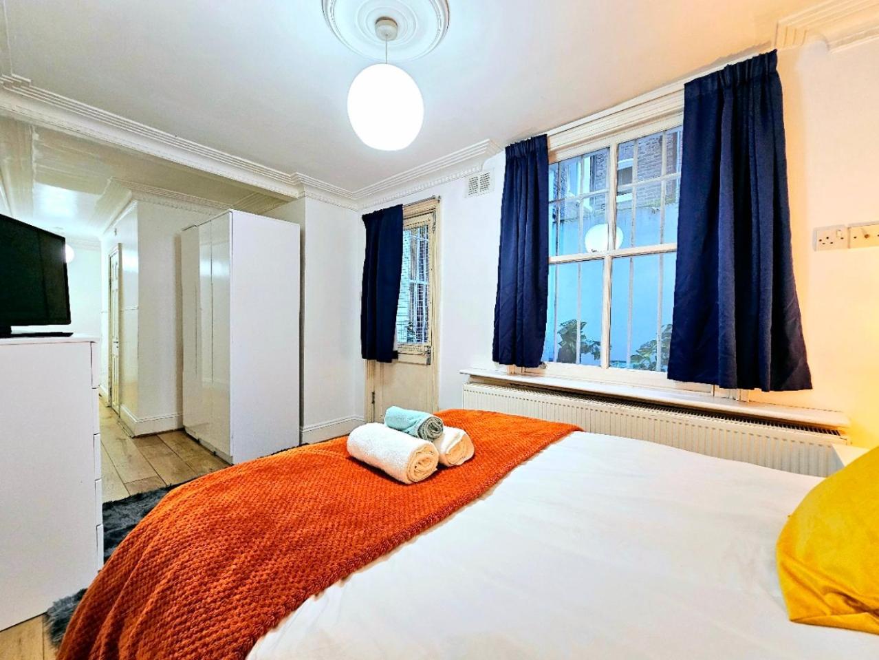 Spacious & Cosy 2 Bedroom Home Plus 2 Sofa-Beds With Private Entrance And Back Patio, 3 Min Walk To Earl'S Court Station Лондон Экстерьер фото
