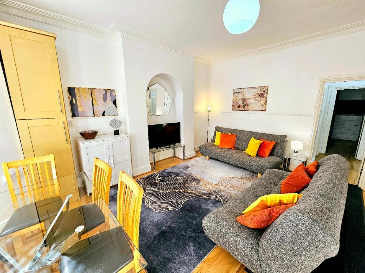 Spacious & Cosy 2 Bedroom Home Plus 2 Sofa-Beds With Private Entrance And Back Patio, 3 Min Walk To Earl'S Court Station Лондон Экстерьер фото