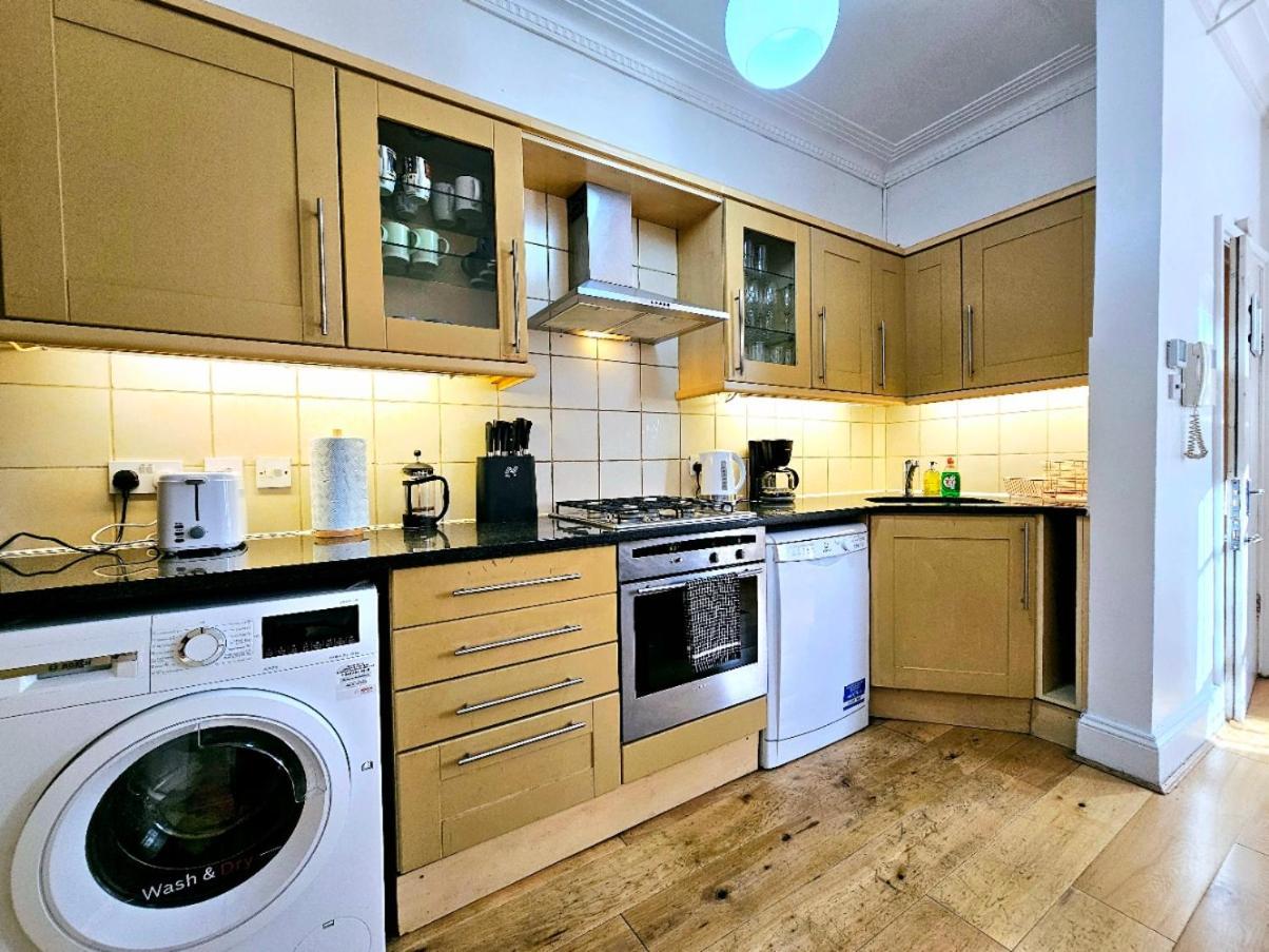 Spacious & Cosy 2 Bedroom Home Plus 2 Sofa-Beds With Private Entrance And Back Patio, 3 Min Walk To Earl'S Court Station Лондон Экстерьер фото