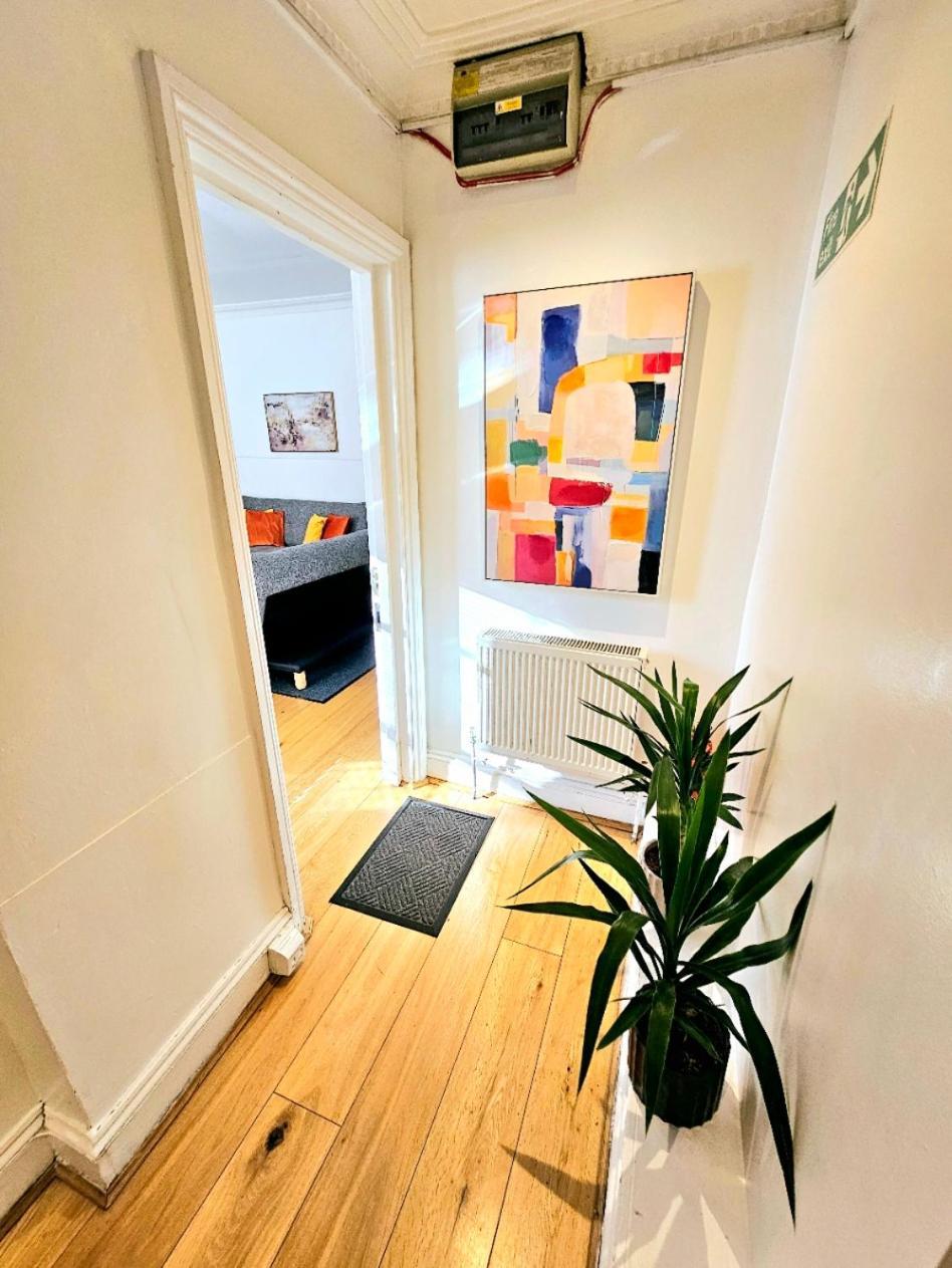 Spacious & Cosy 2 Bedroom Home Plus 2 Sofa-Beds With Private Entrance And Back Patio, 3 Min Walk To Earl'S Court Station Лондон Экстерьер фото